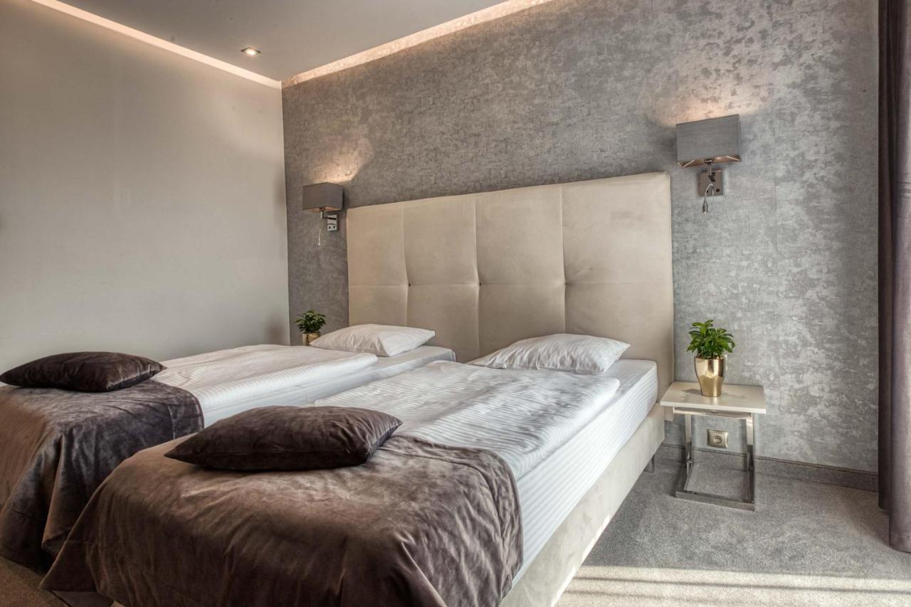 Hotel Bialy Dom Рибник Екстериор снимка