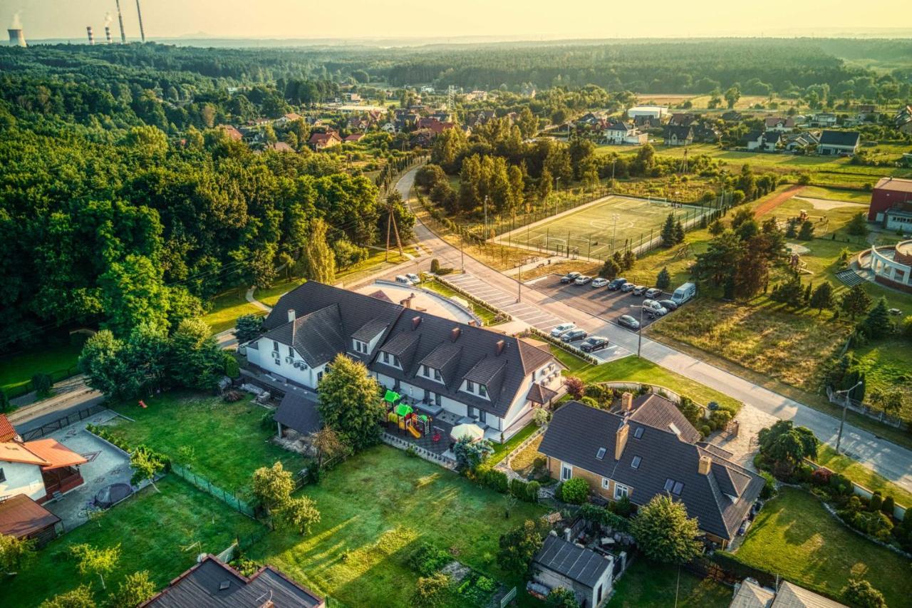 Hotel Bialy Dom Рибник Екстериор снимка