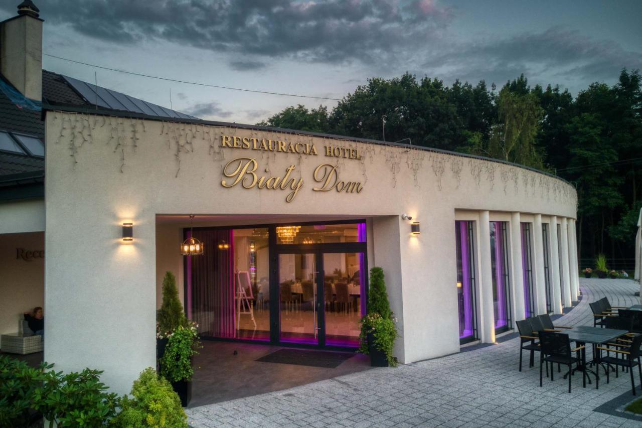 Hotel Bialy Dom Рибник Екстериор снимка